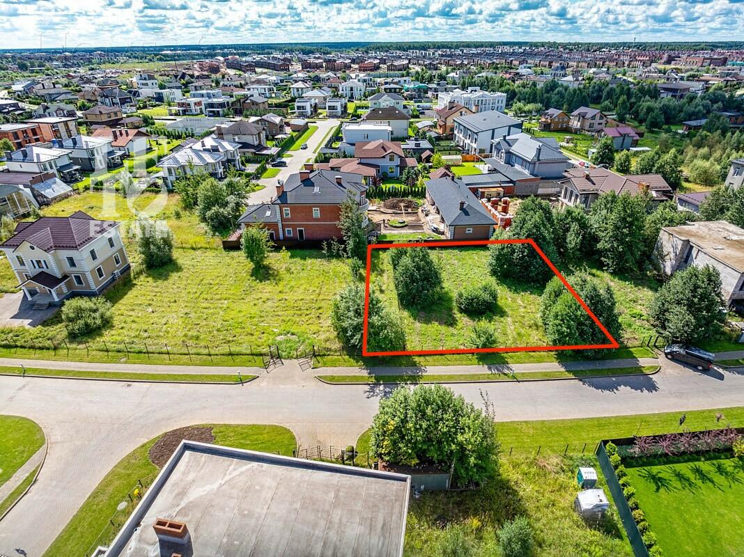 Участок 10.4 сот. в охраняемом поселке