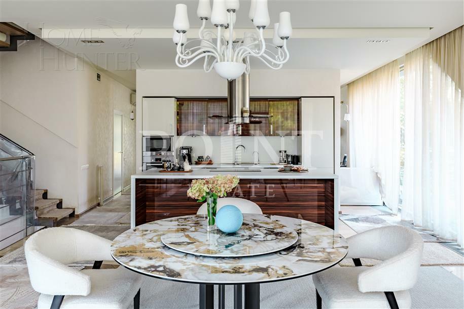 2-этажный коттедж 390 м² с отделкой