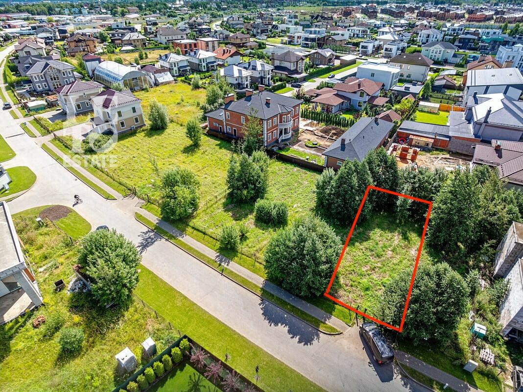 Участок 5.2 сот. в охраняемом поселке