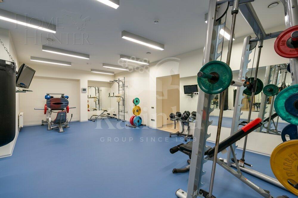 2-этажный коттедж 2 800 м² с отделкой