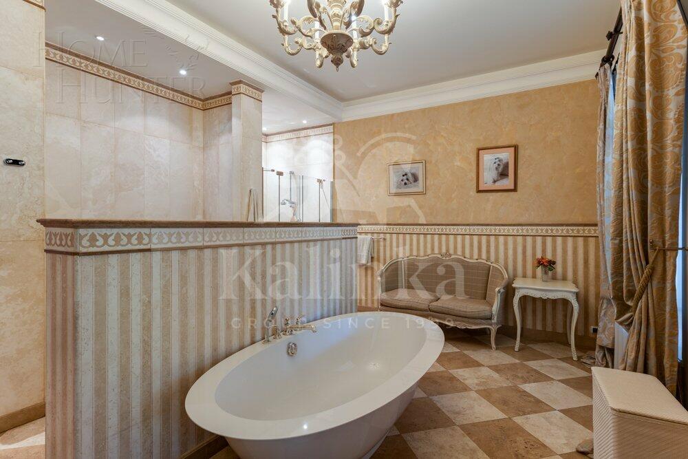 2-этажный коттедж 2 800 м² с отделкой