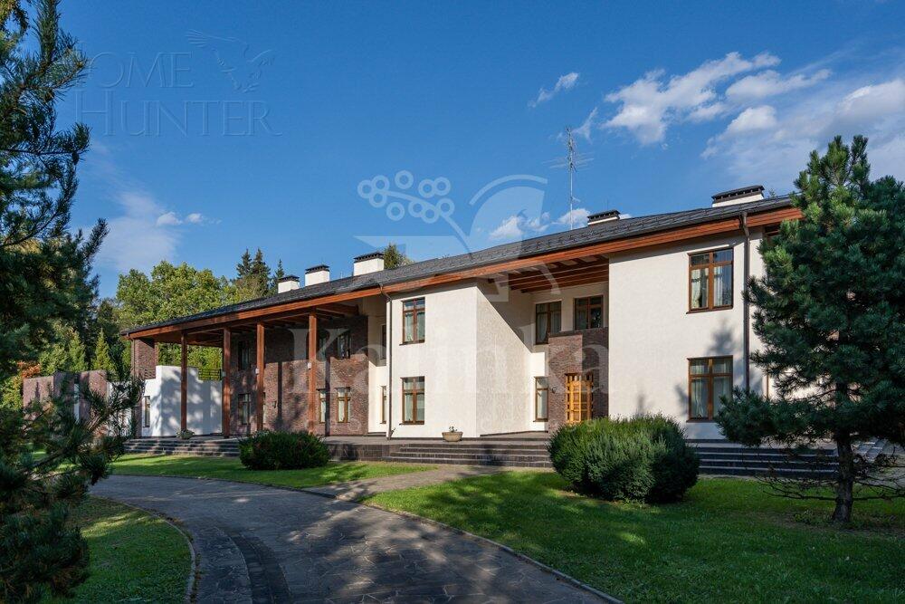 2-этажный коттедж 2 800 м² с отделкой