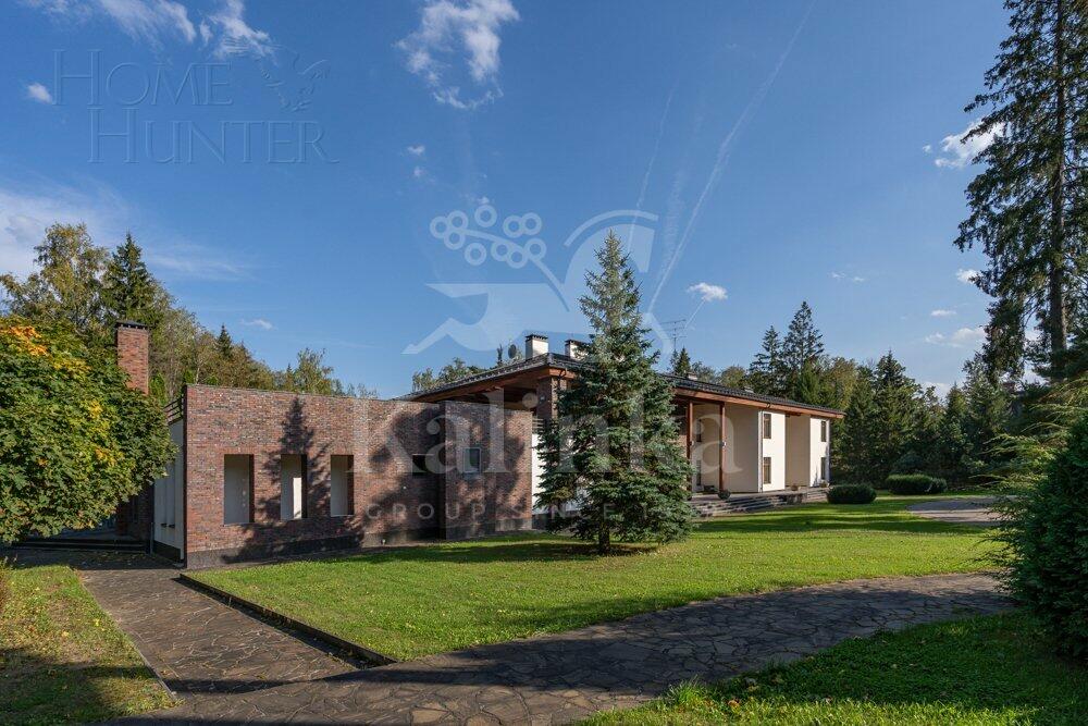 2-этажный коттедж 2 800 м² с отделкой