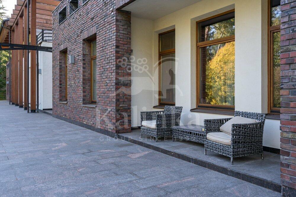 2-этажный коттедж 2 800 м² с отделкой