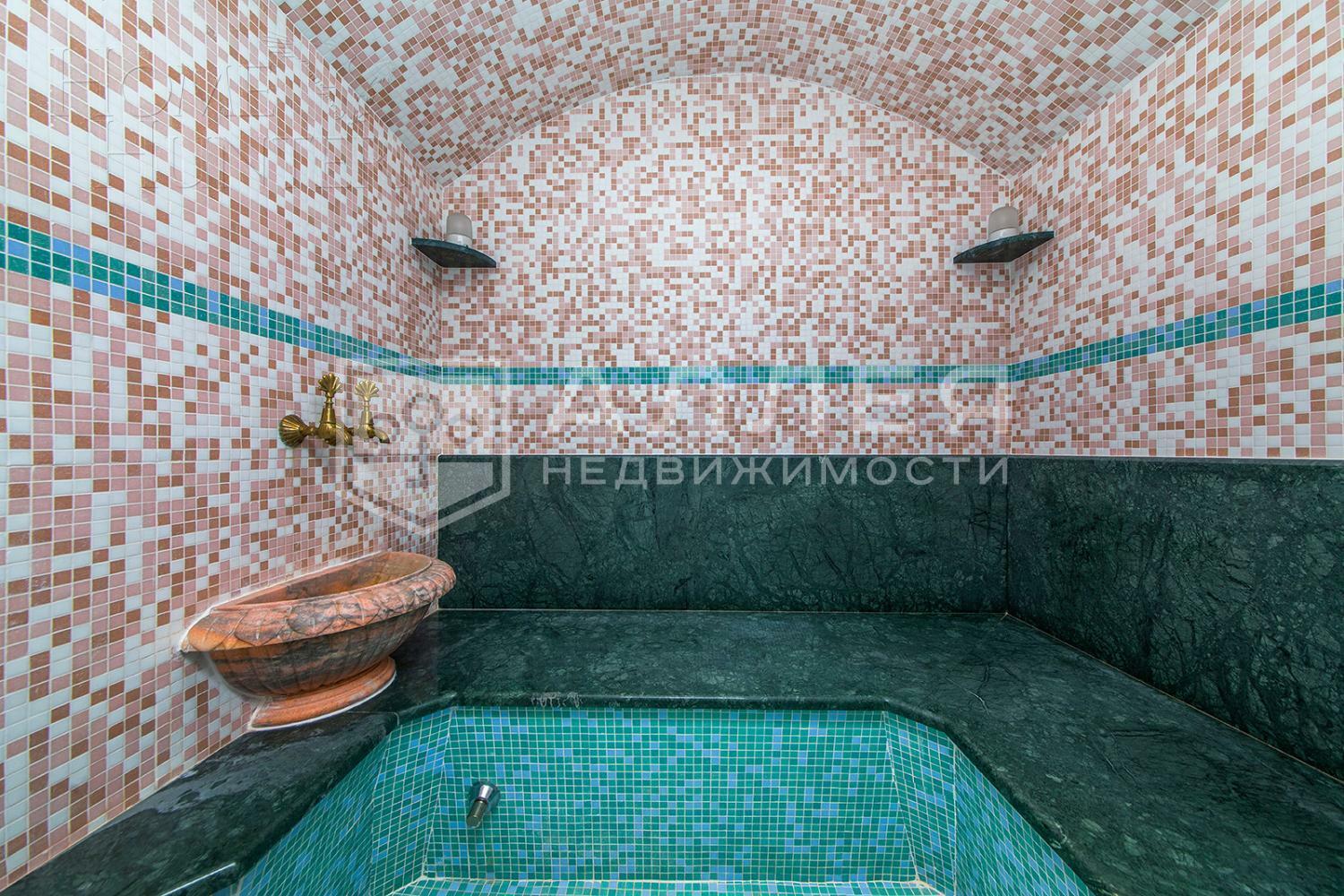 3-этажный коттедж 1 000 м² с отделкой