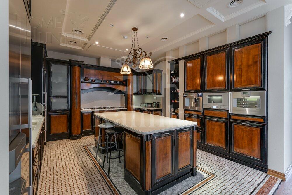 2-этажный коттедж 2 800 м² с отделкой