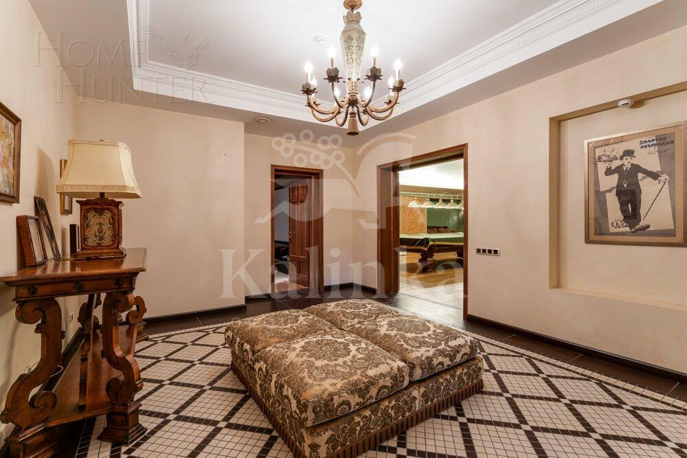 2-этажный коттедж 2 800 м² с отделкой