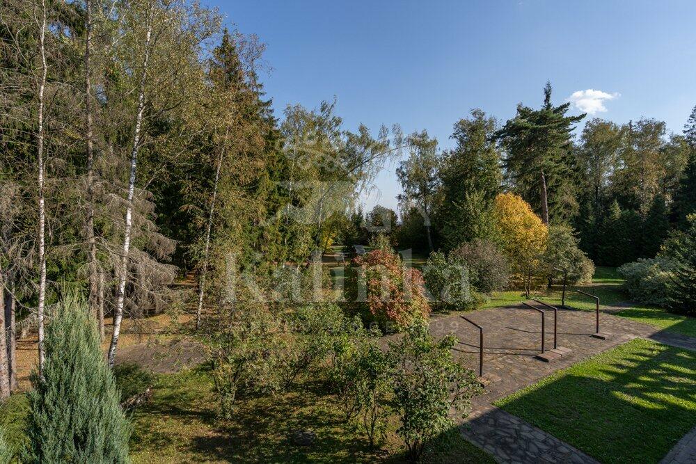 2-этажный коттедж 2 800 м² с отделкой