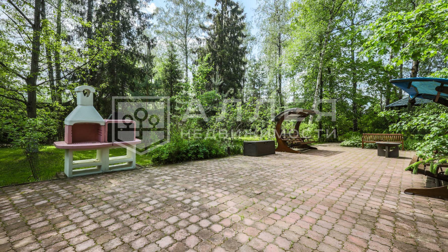 3-этажный коттедж 1 000 м² с отделкой