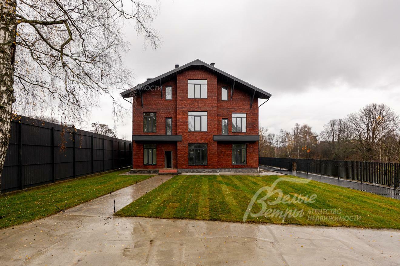 2-этажный коттедж 443 м² без отделки