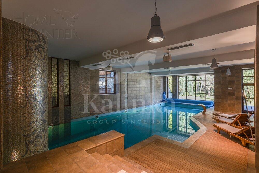 2-этажный коттедж 2 800 м² с отделкой