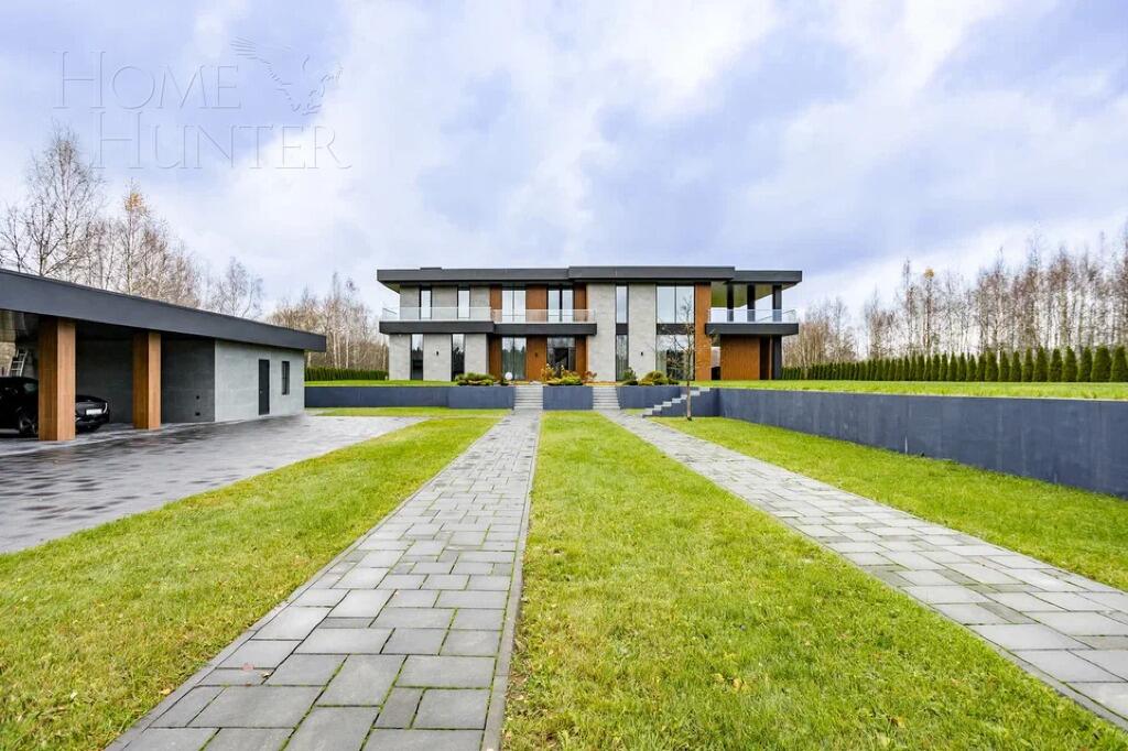 2-этажный коттедж 1 111 м² с отделкой