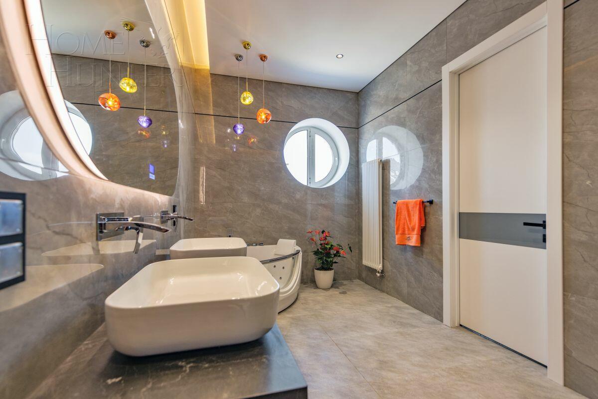 2-этажный коттедж 450 м² с отделкой