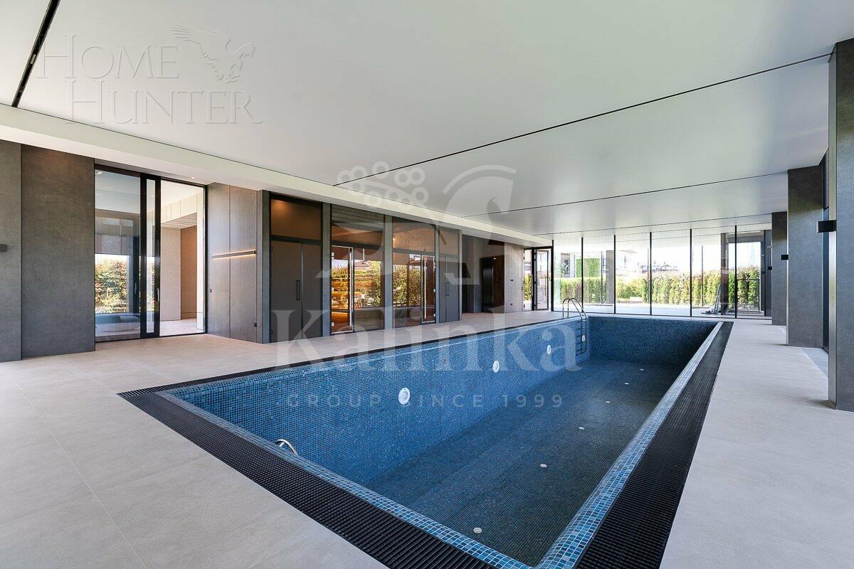 2-этажный коттедж 1 100 м² с отделкой