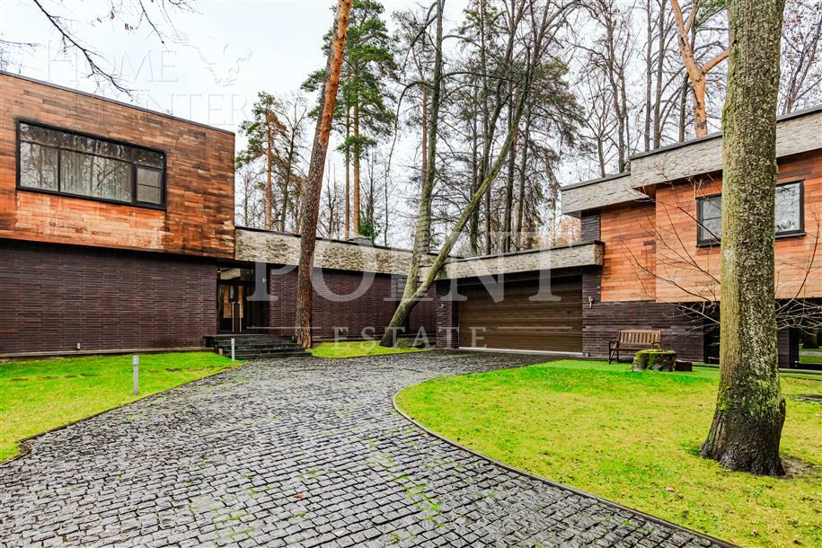 2-этажный коттедж 640 м² с отделкой