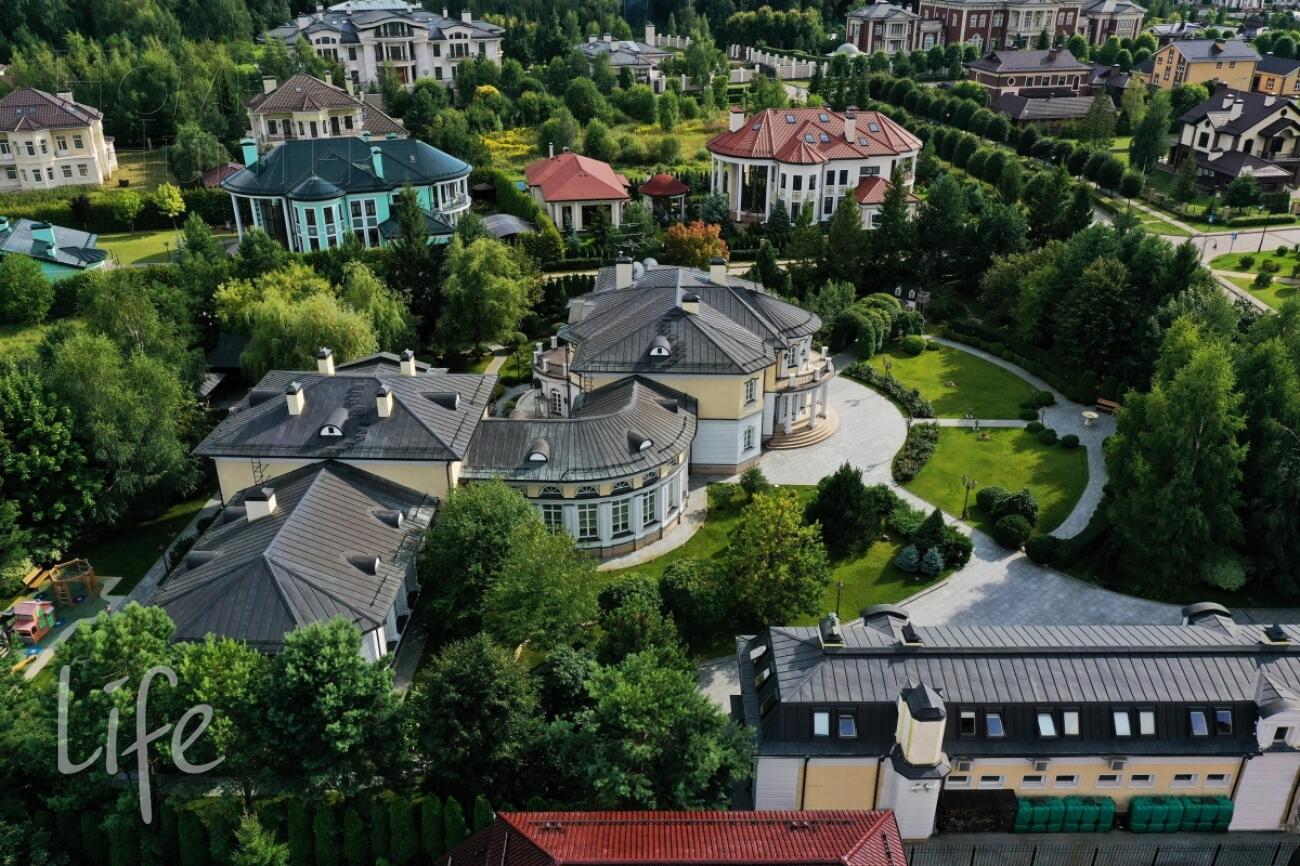 КОТТЕДЖ 2 000 м² с отделкой