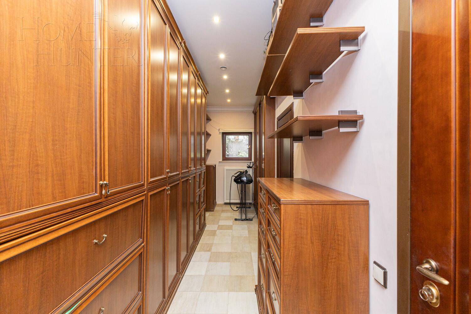 2-этажный коттедж 495 м² с отделкой