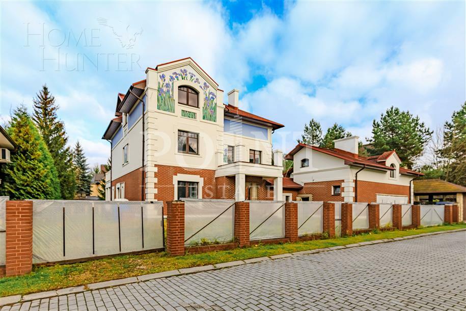 3-этажный коттедж 501.7 м² без отделки