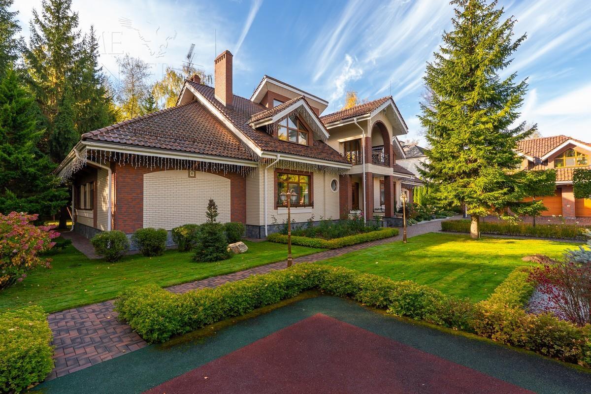 2-этажный коттедж 900 м² с отделкой