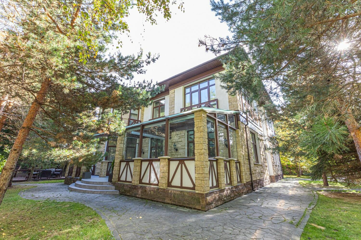 2-этажный коттедж 495 м² с отделкой