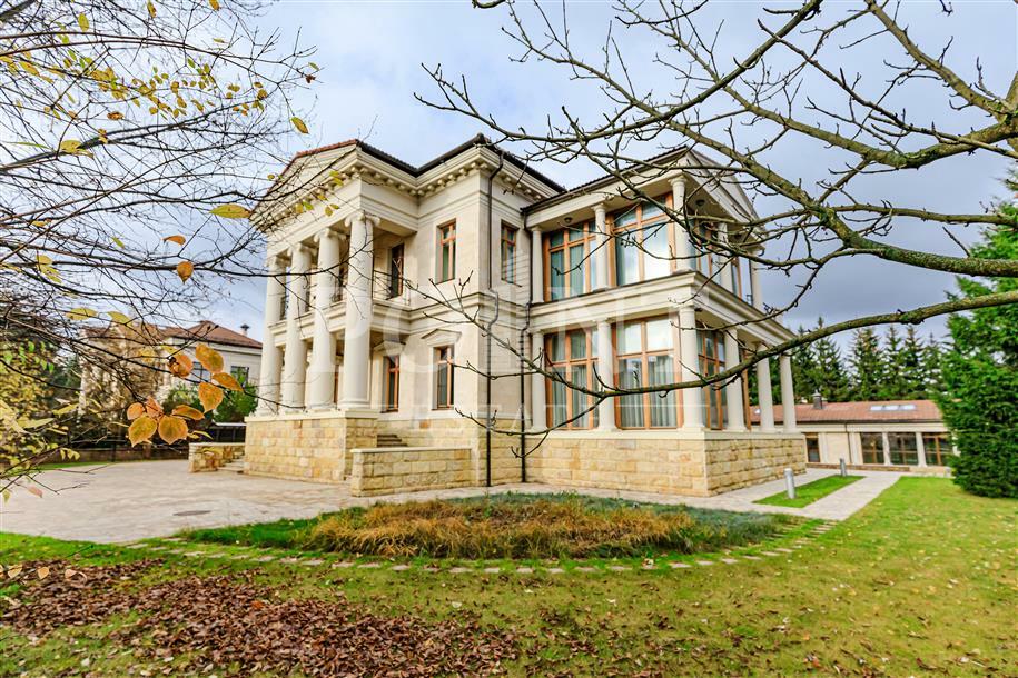 2-этажный коттедж 959 м² с отделкой