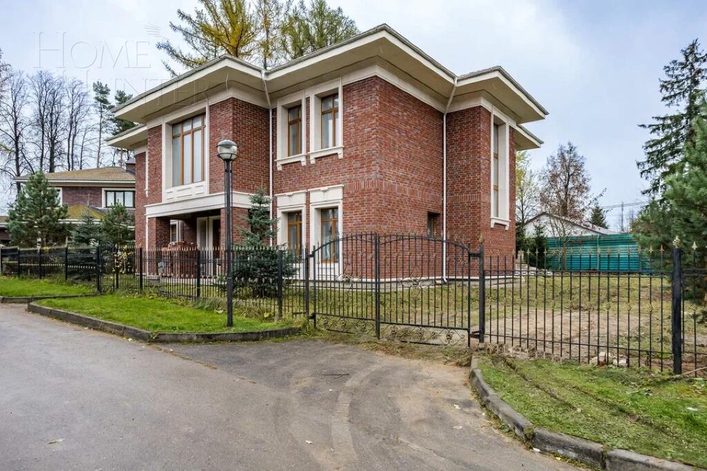 2-этажный коттедж 381 м² без отделки