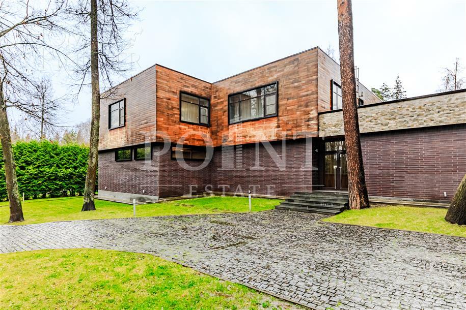 2-этажный коттедж 640 м² с отделкой