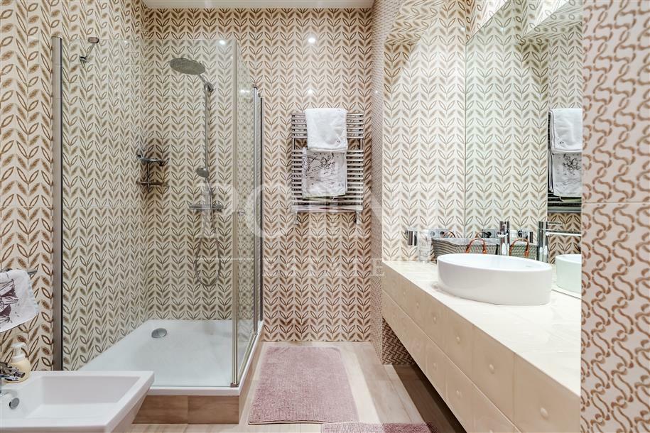 2-этажный коттедж 640 м² с отделкой