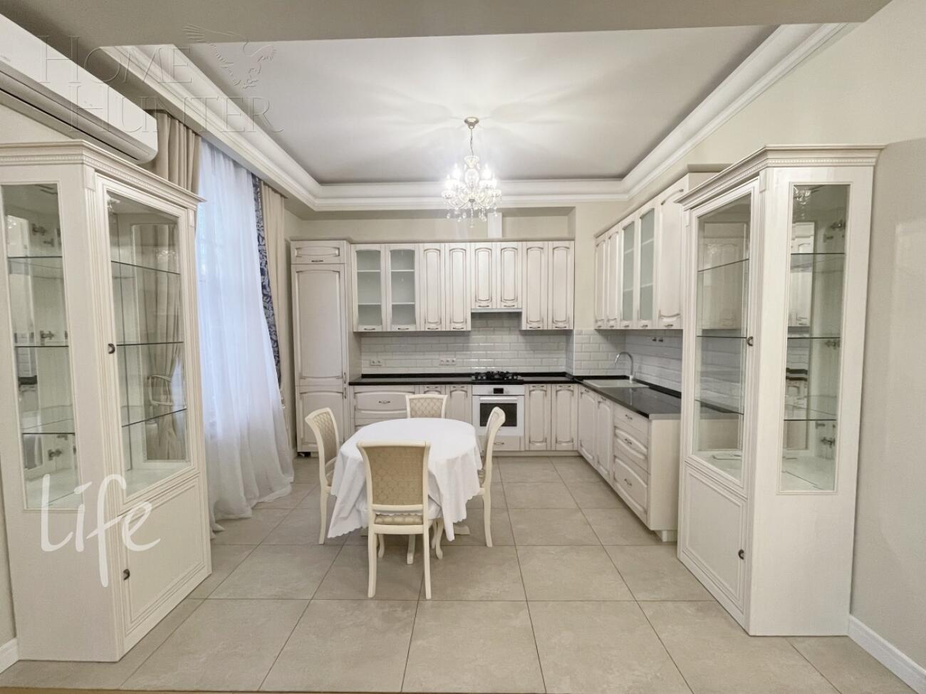 2-этажный таунхаус 350 м² с отделкой