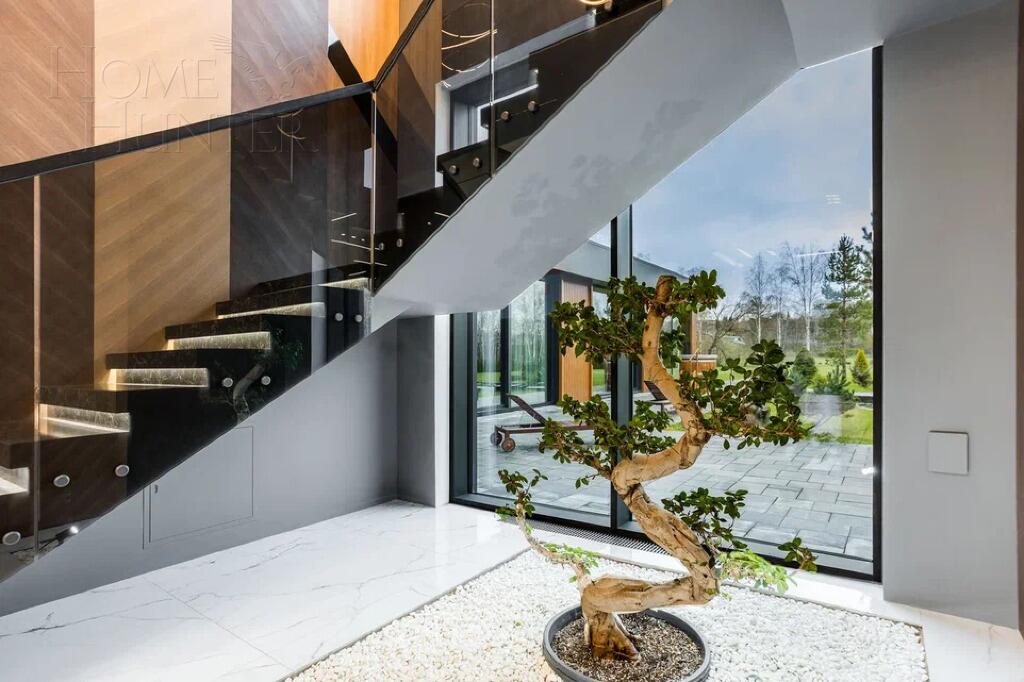 2-этажный коттедж 1 111 м² с отделкой