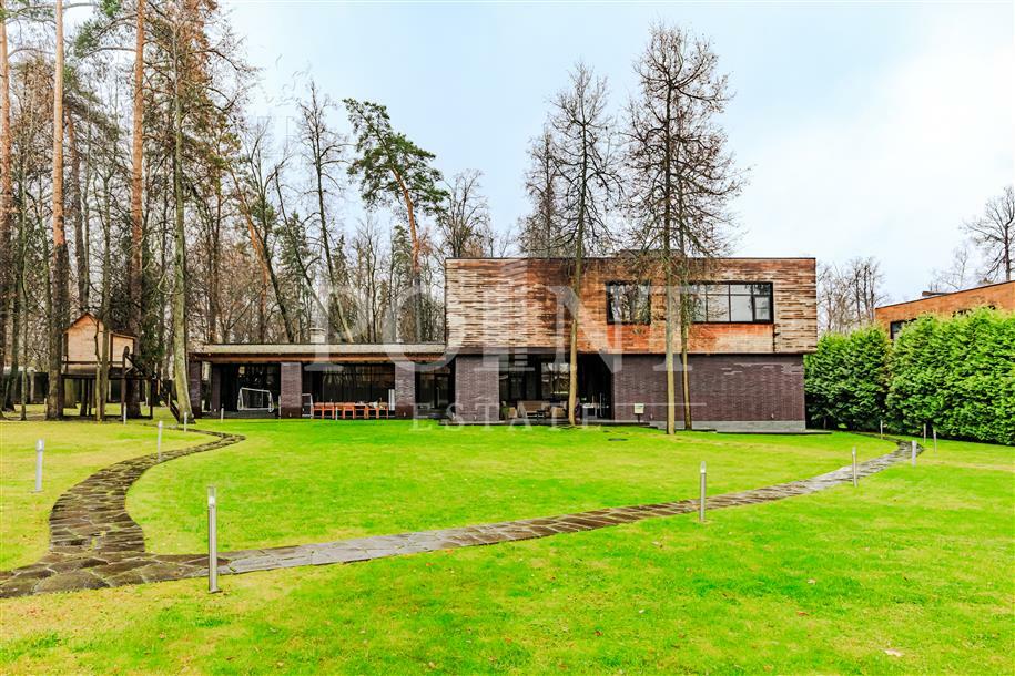 2-этажный коттедж 640 м² с отделкой