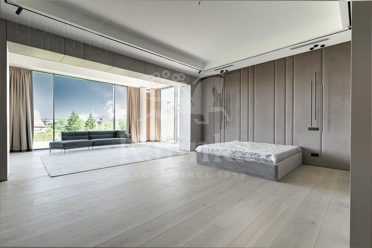 2-этажный коттедж 1 100 м² с отделкой