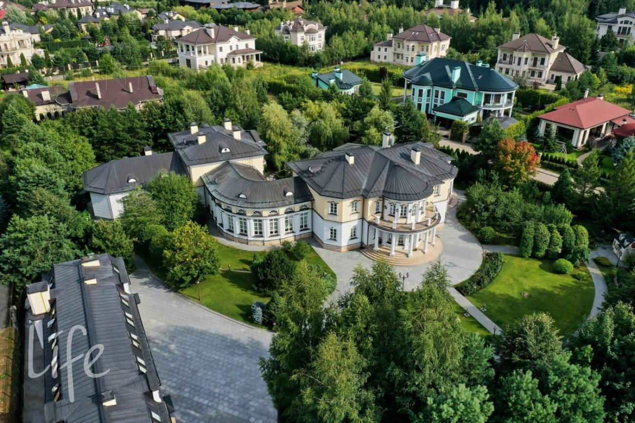 КОТТЕДЖ 2 000 м² с отделкой