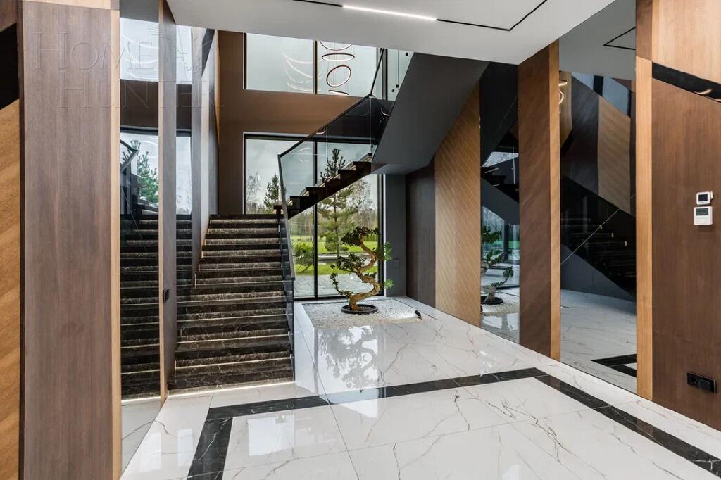 2-этажный коттедж 1 111 м² с отделкой