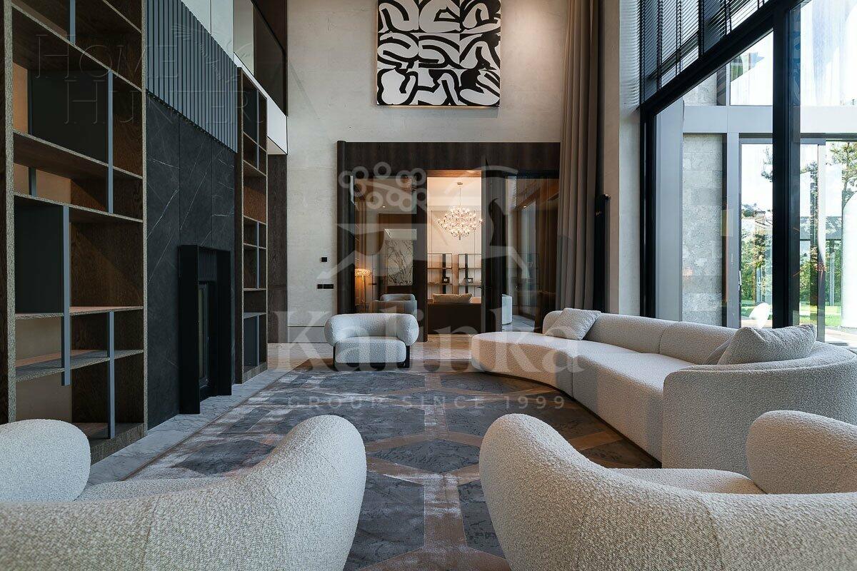 2-этажный коттедж 1 100 м² с отделкой