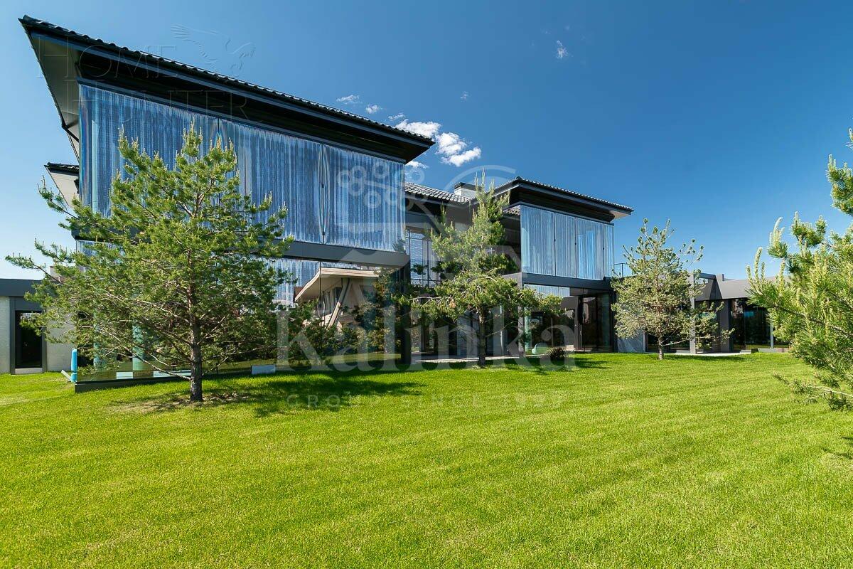 2-этажный коттедж 1 100 м² с отделкой