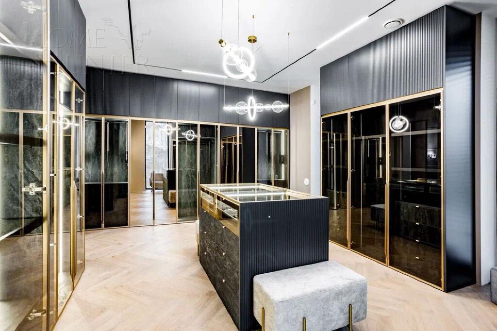 2-этажный коттедж 1 111 м² с отделкой