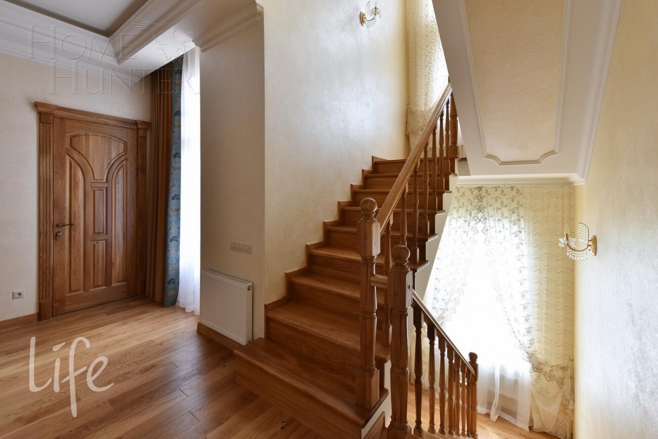 2-этажный таунхаус 350 м² с отделкой