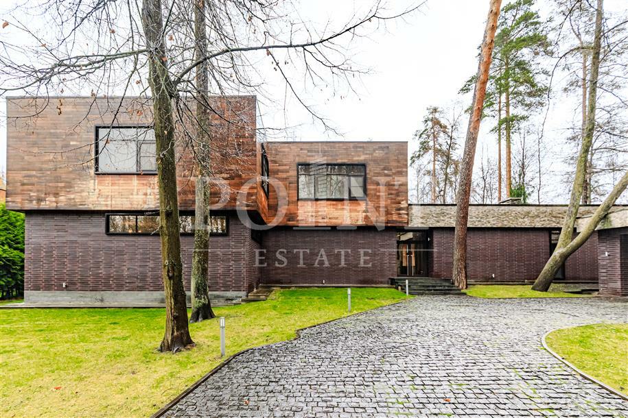 2-этажный коттедж 640 м² с отделкой