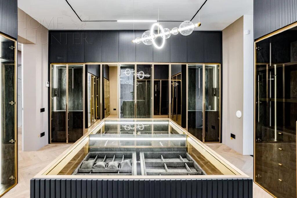 2-этажный коттедж 1 111 м² с отделкой