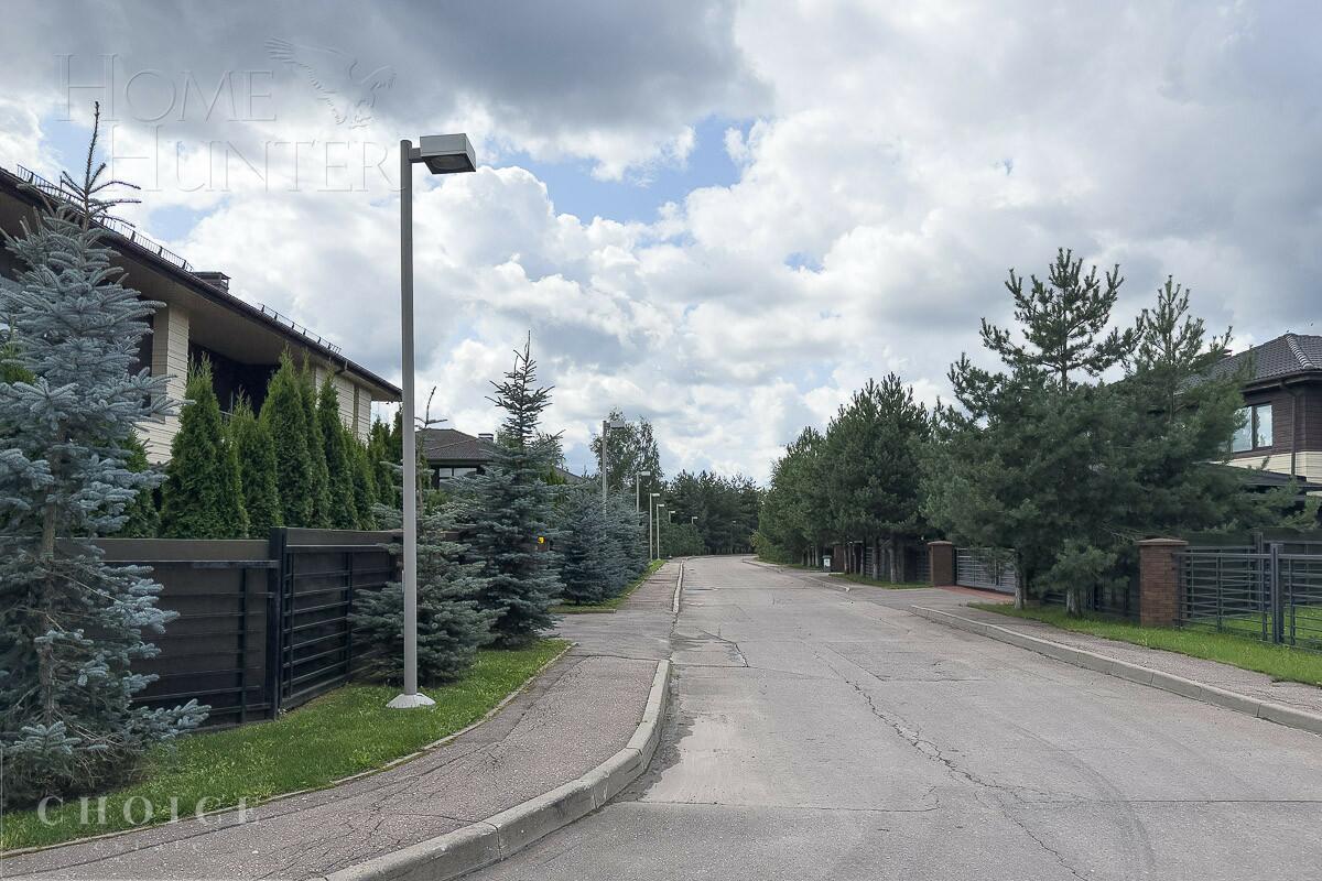 2-этажный коттедж 323 м² без отделки