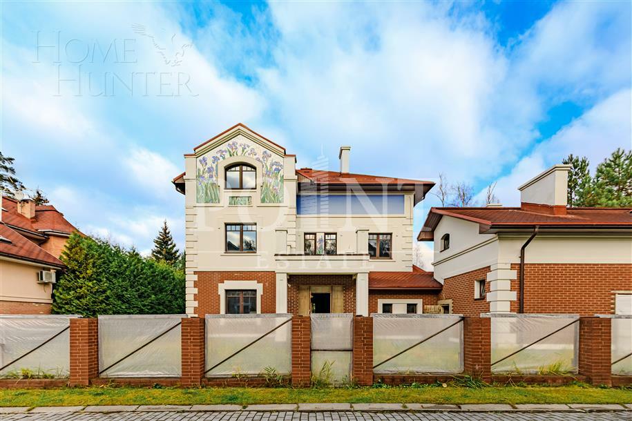 3-этажный коттедж 501.7 м² без отделки