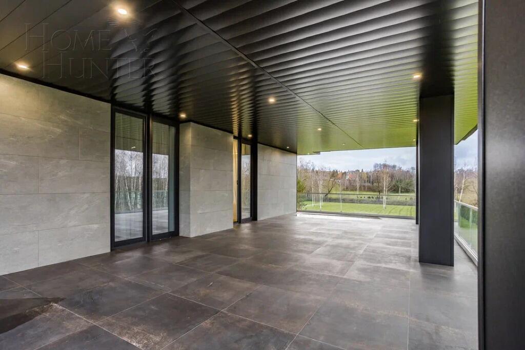 2-этажный коттедж 1 111 м² с отделкой