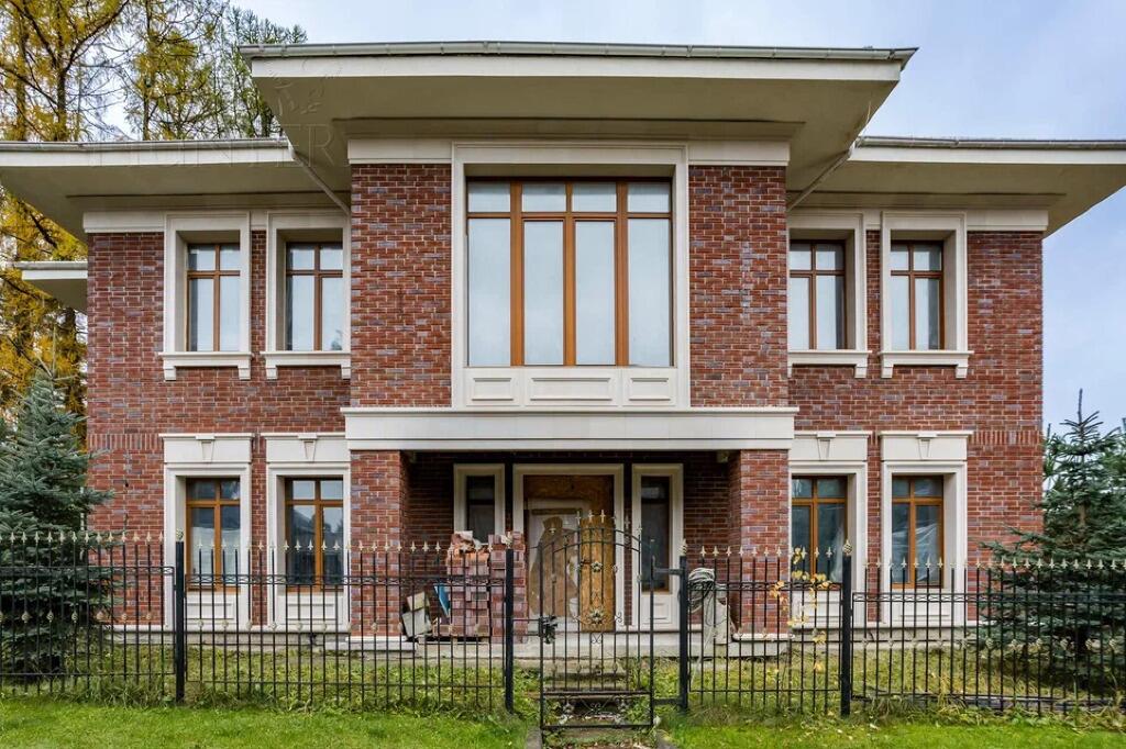 2-этажный коттедж 381 м² без отделки