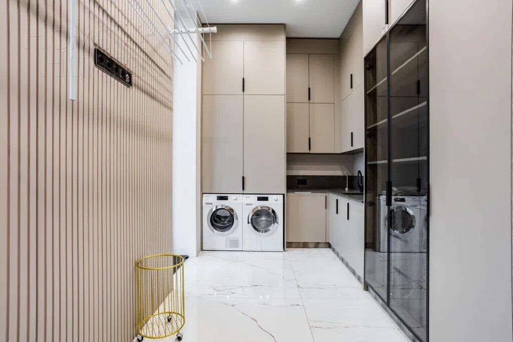 2-этажный коттедж 1 111 м² с отделкой