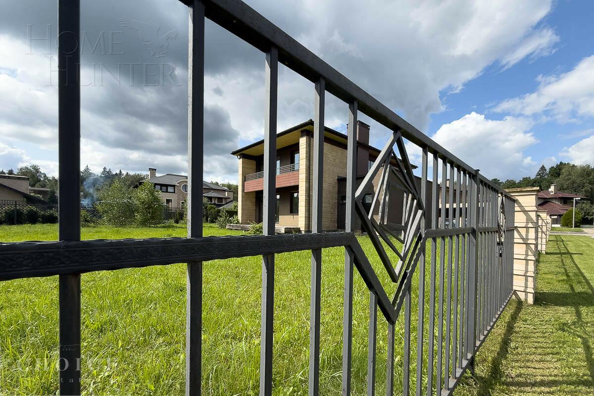 2-этажный коттедж 323 м² без отделки