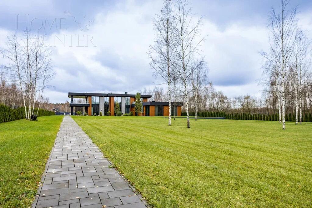 2-этажный коттедж 1 111 м² с отделкой