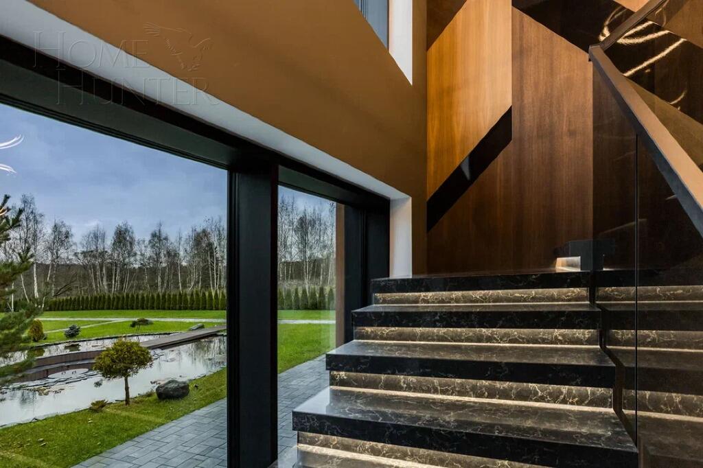 2-этажный коттедж 1 111 м² с отделкой