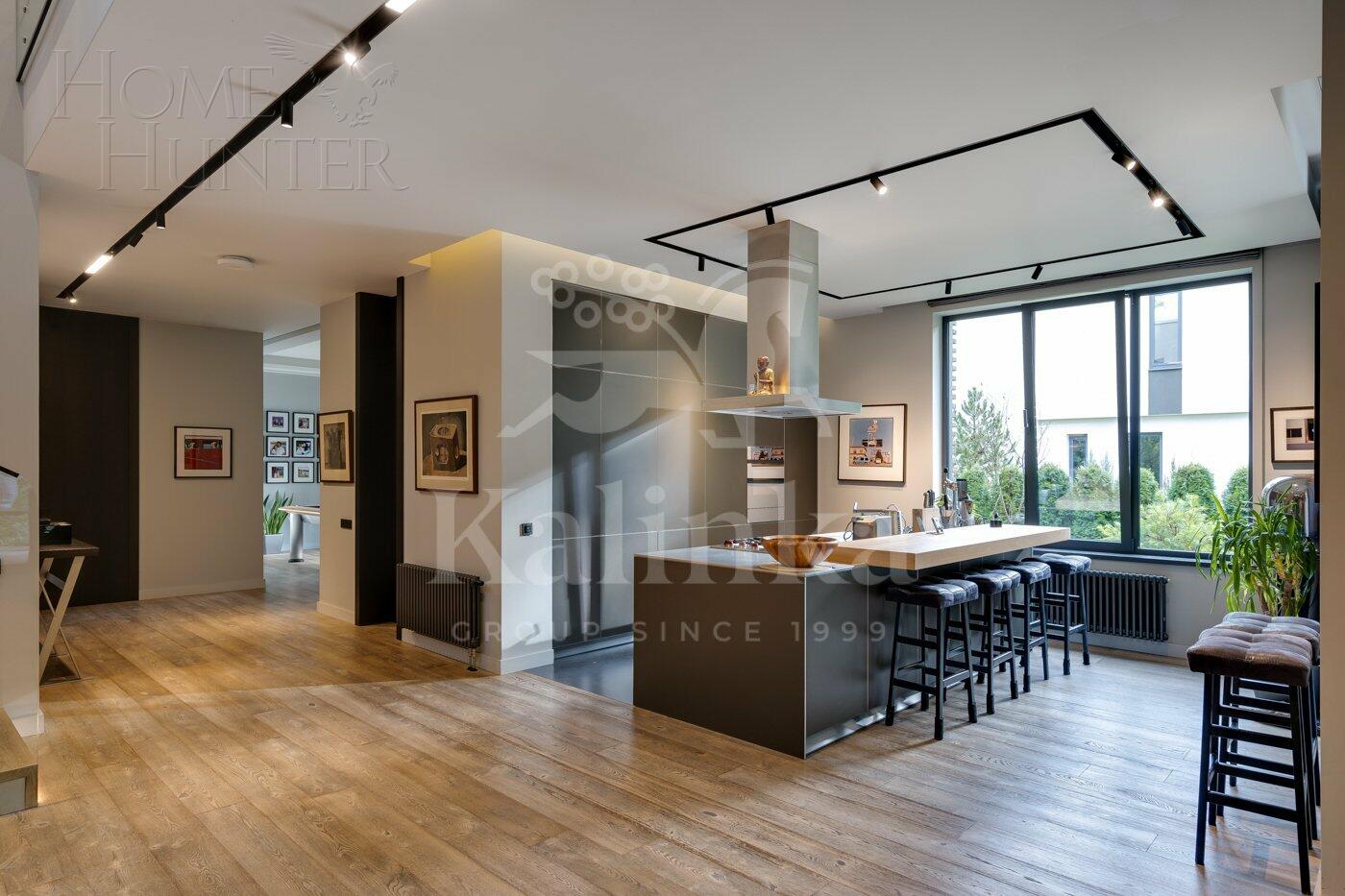 2-этажный коттедж 655 м² с отделкой