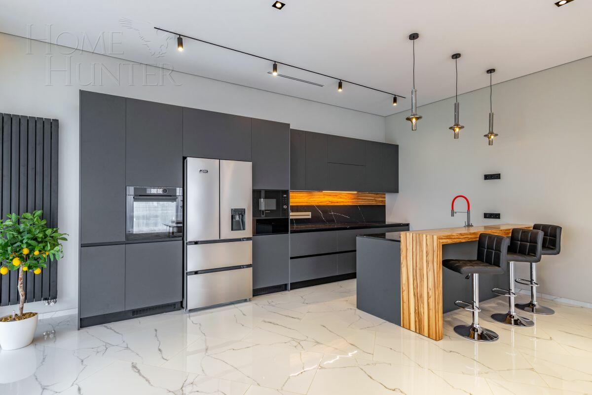 2-этажный коттедж 450 м² с отделкой